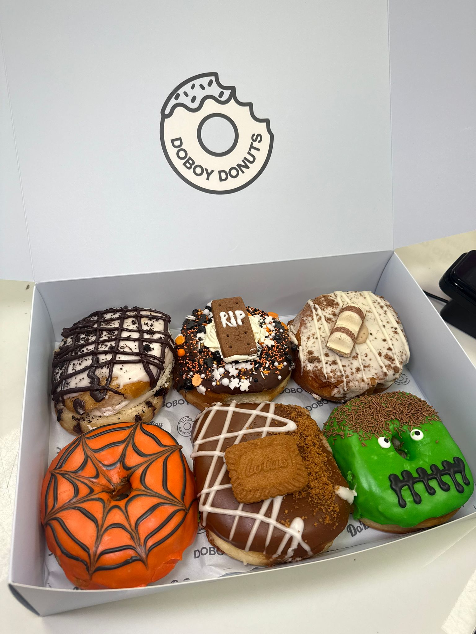 Box of 6 Donuts Halloween Special Edition