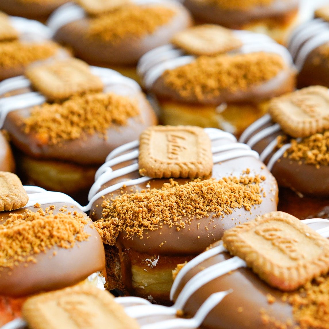 Biscoff Filled Ring Donut (Vegan)