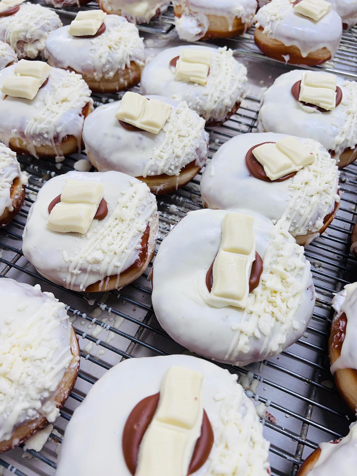 Box of 6 Milkybar Filled Donuts (Vegetarian)