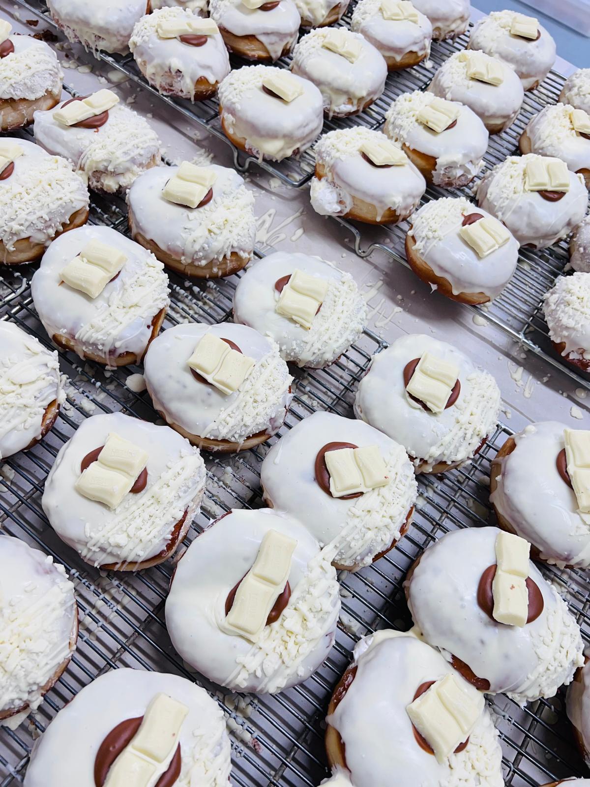 Box of 6 Milkybar Filled Donuts (Vegetarian)